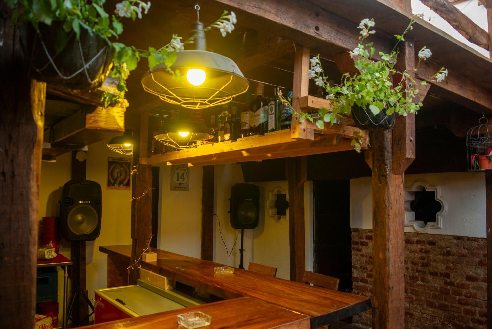Kamazoztz Hostel And Travel Antigua Extérieur photo