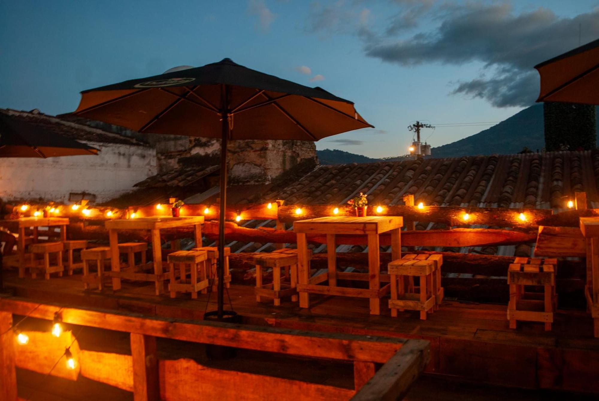 Kamazoztz Hostel And Travel Antigua Extérieur photo