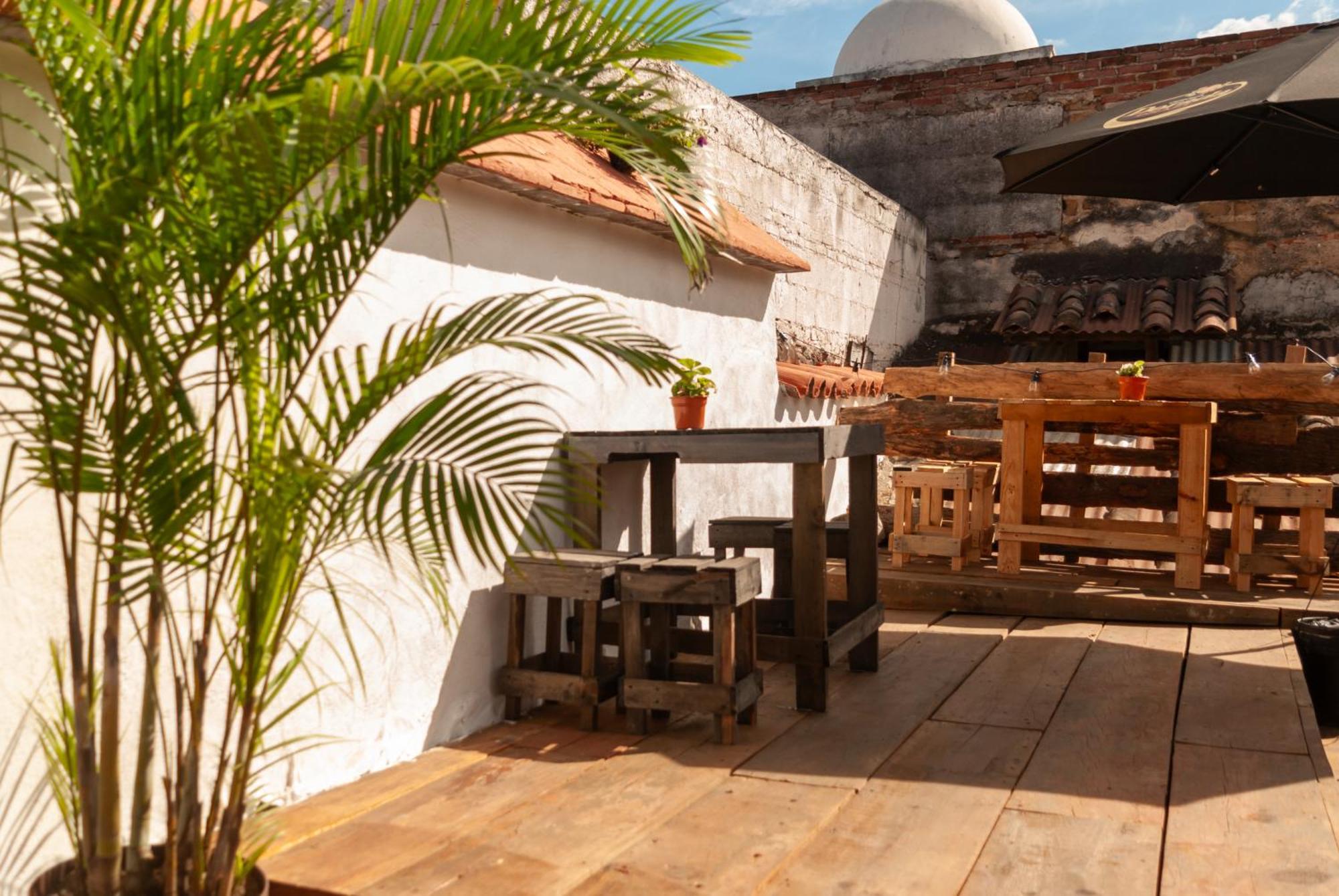 Kamazoztz Hostel And Travel Antigua Extérieur photo