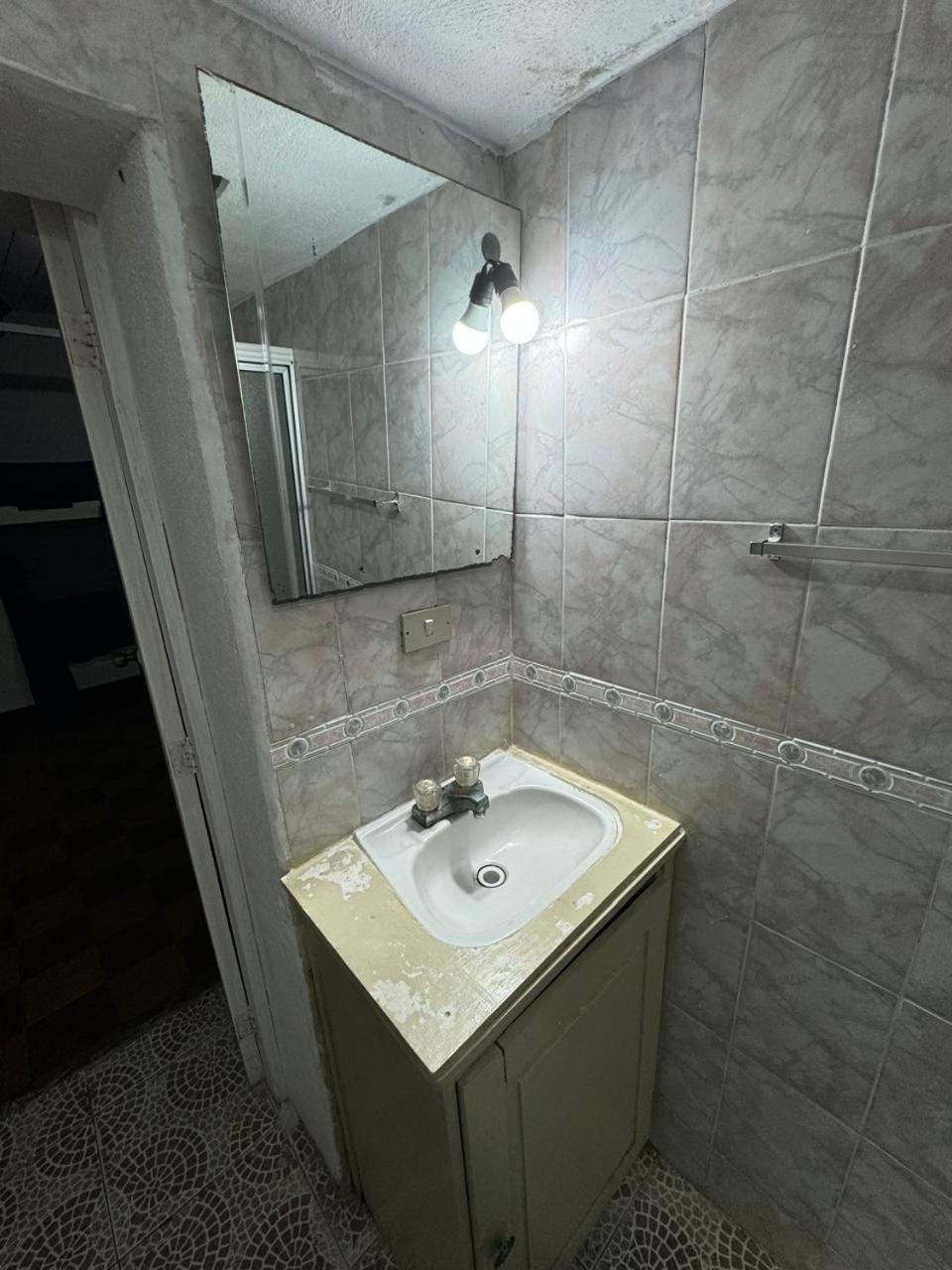 Kamazoztz Hostel And Travel Antigua Extérieur photo