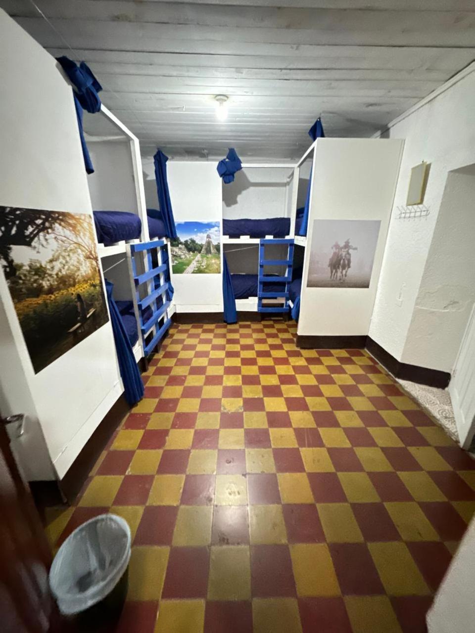 Kamazoztz Hostel And Travel Antigua Extérieur photo