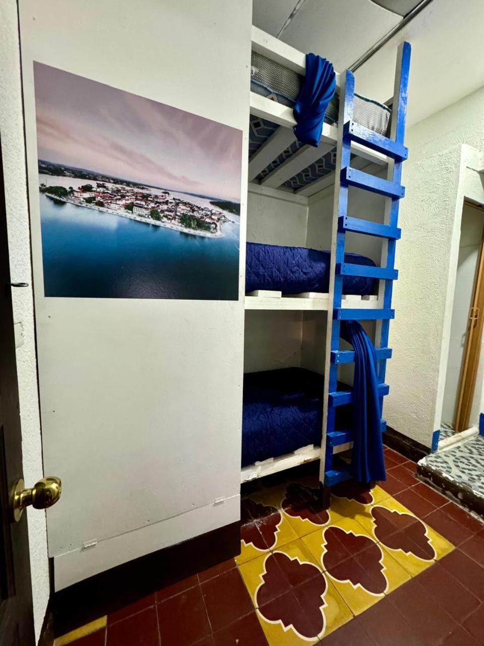 Kamazoztz Hostel And Travel Antigua Extérieur photo