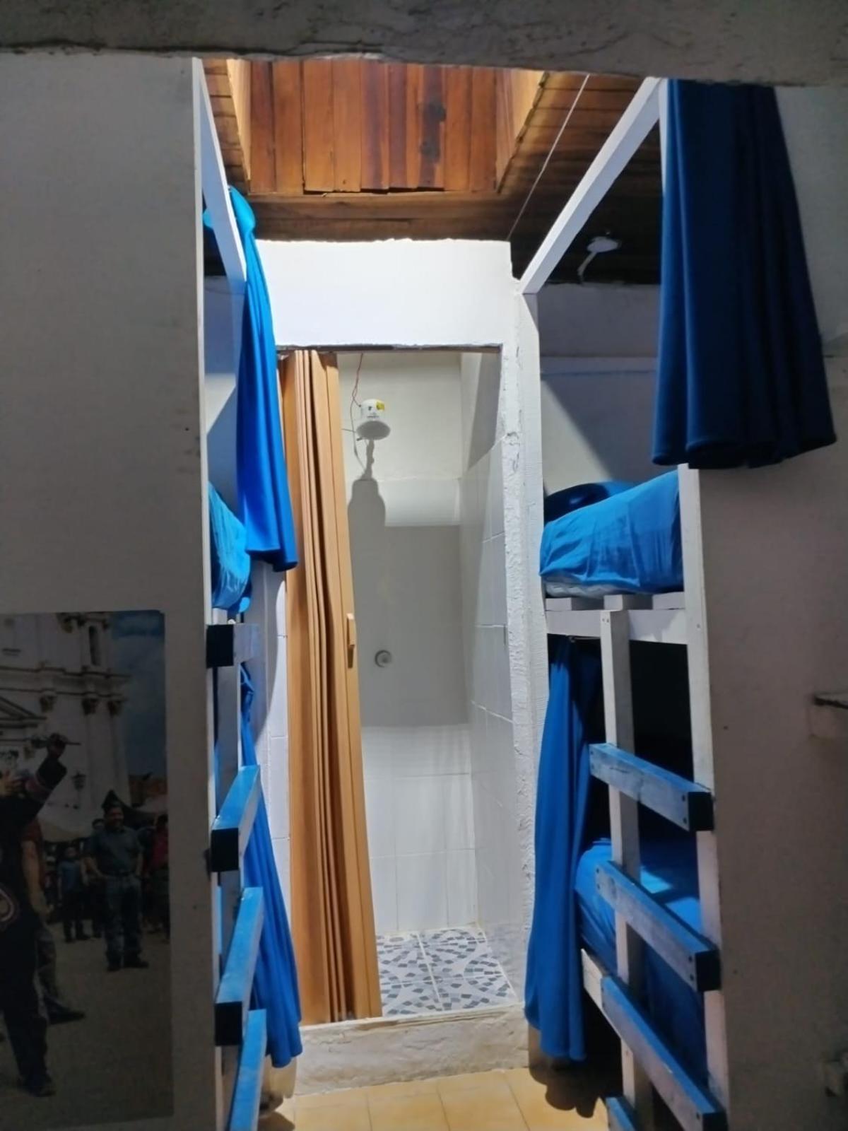Kamazoztz Hostel And Travel Antigua Extérieur photo