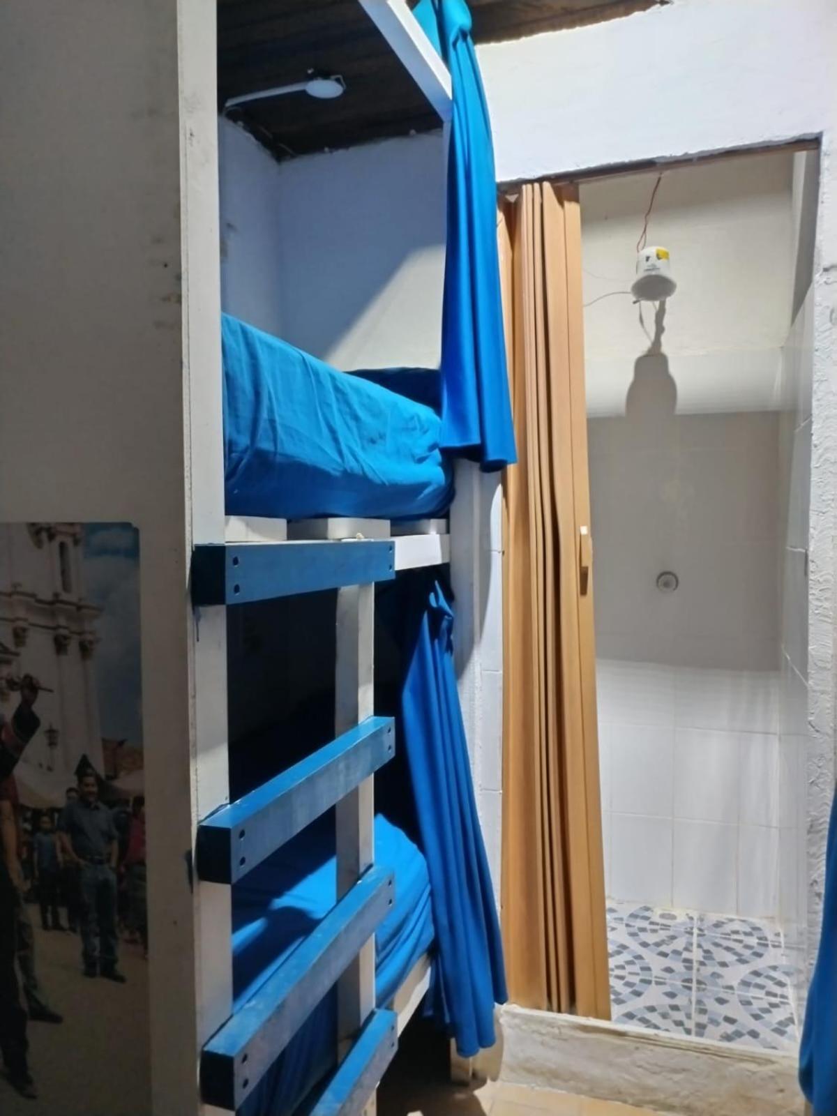 Kamazoztz Hostel And Travel Antigua Extérieur photo